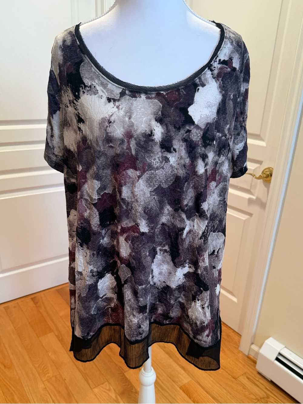 Simply Vera Vera Wang Black, Gray & Purple Watercolor Scoop Neck Tunic